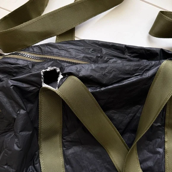 Aloha Collection Black Duffle Bag - Picture 6 of 8